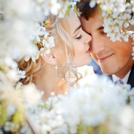 wedding couple in spring