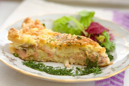 Home pie with salmon and cheese