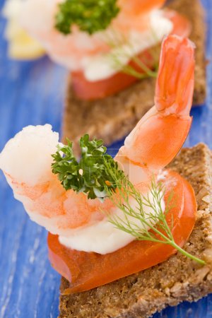 Prawns canapes