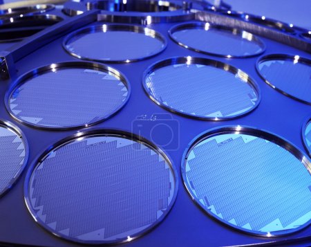 Si wafers during production process
