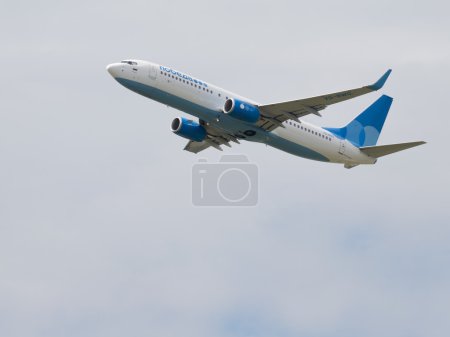passenger plane Boeing 737-8LJ, airlines Victory