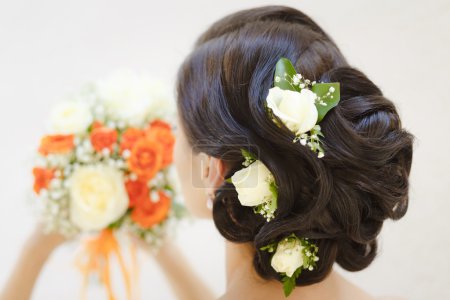Closeup picture of a bridal hairstyle