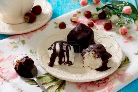 Cottage cheese balls with nuts and chocolate