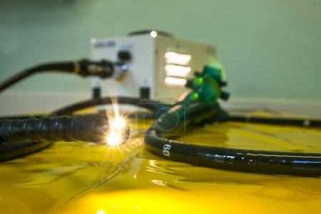 Illuminated flexible endoscope