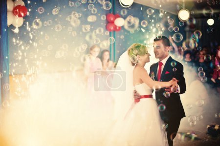 Wedding dance with smoke and bubbles