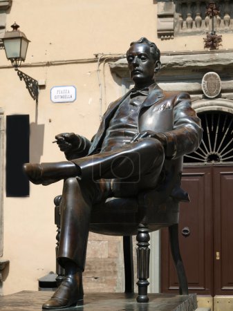 Bronze statue of Puccini in Lucca,