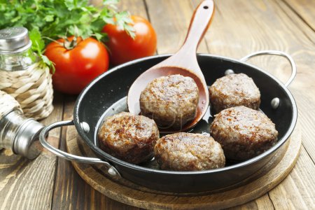Meatballs in the pan