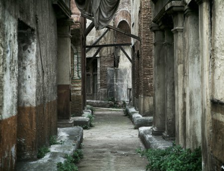Old abandoned houses in ancient Rome