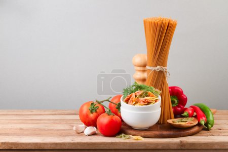 Whole wheat spaghetti and vegetables