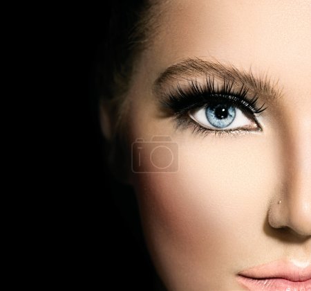 Beauty makeup for blue eyes.