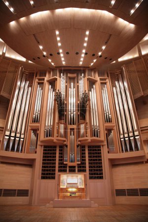 Organ in concert hall