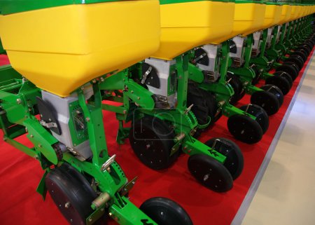 Agricultural equipment for fertilizer of earth