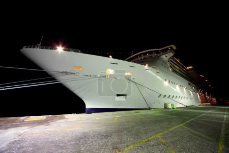 DUBAI - APRIL 19: cruise liner in Port Rashid on April 19, 2010