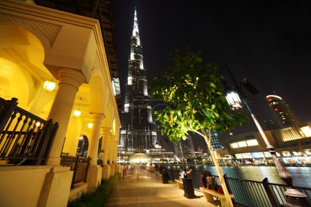 Burj Dubai skyscraper and fountain turned off night time general